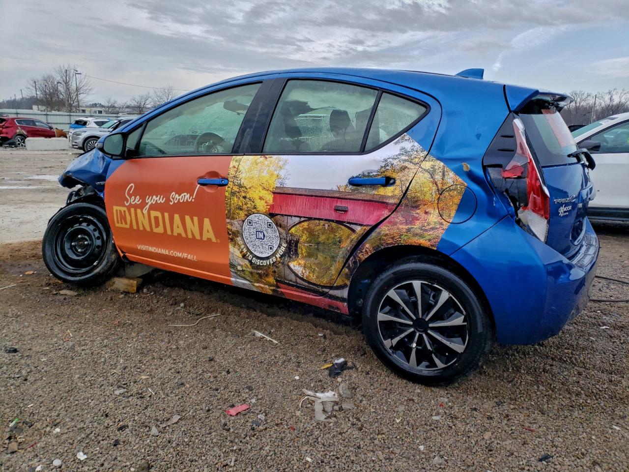 2015 TOYOTA PRIUS C TWO photo 2