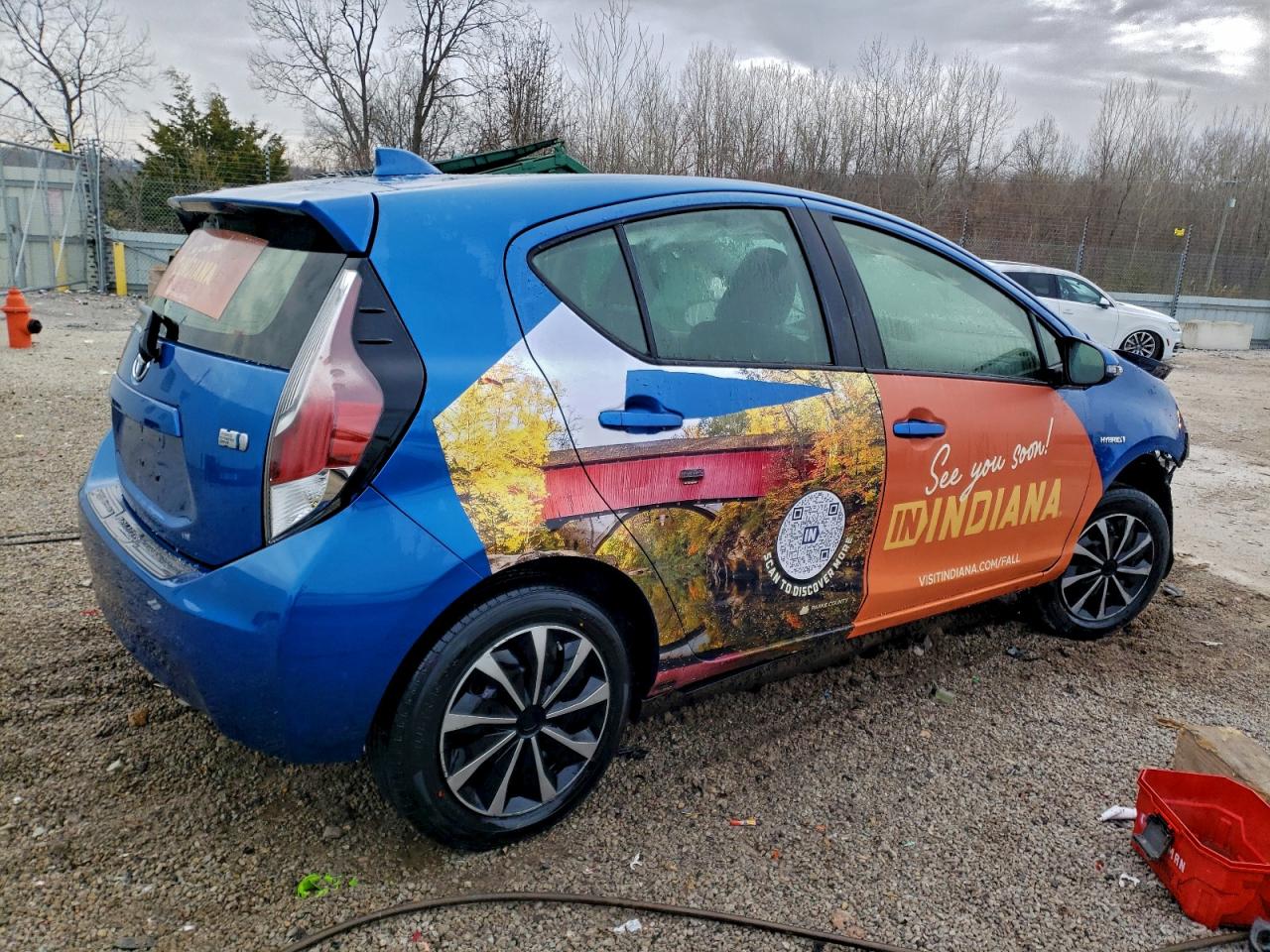 2015 TOYOTA PRIUS C TWO photo 3