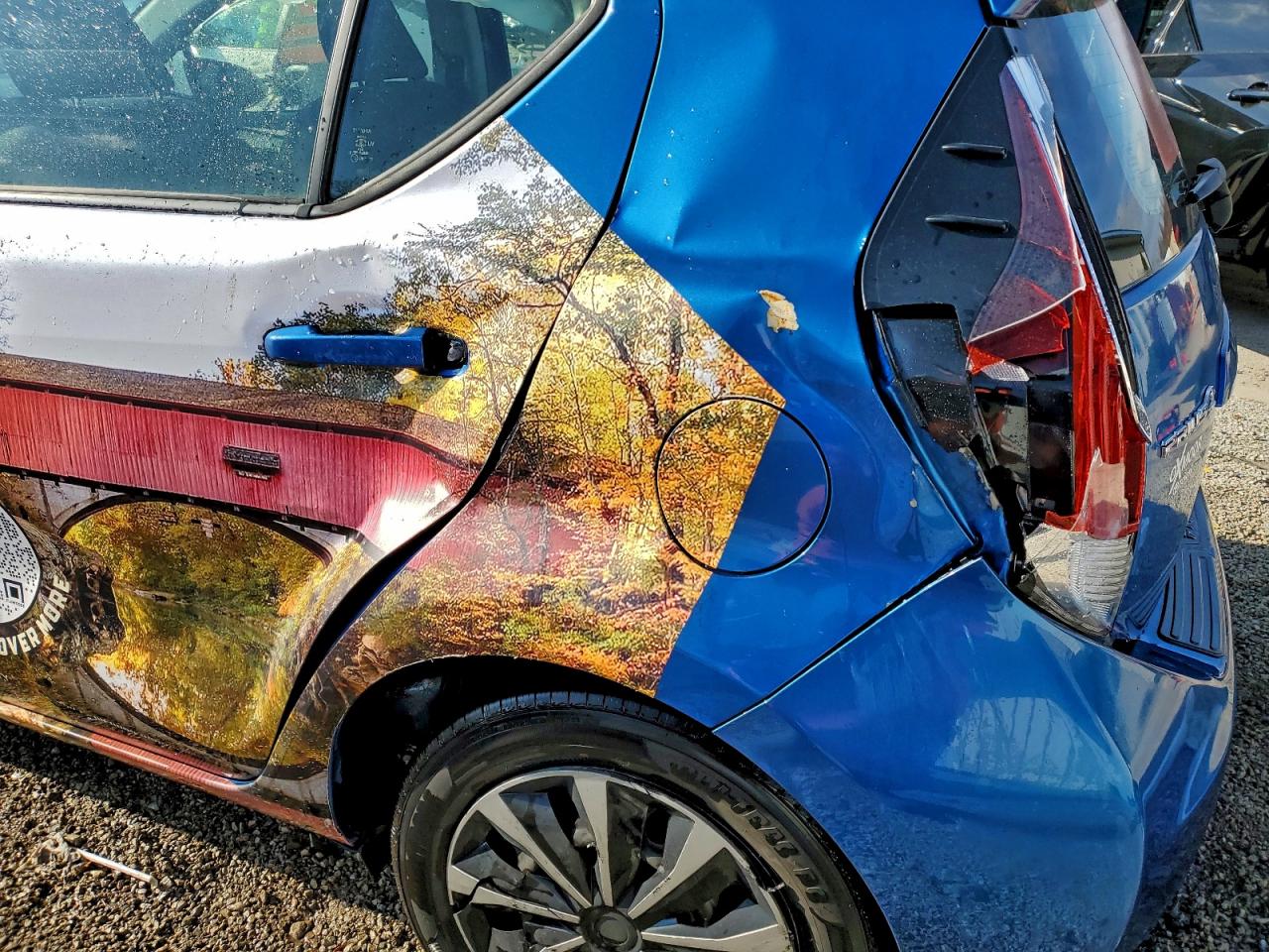 2015 TOYOTA PRIUS C TWO photo 10