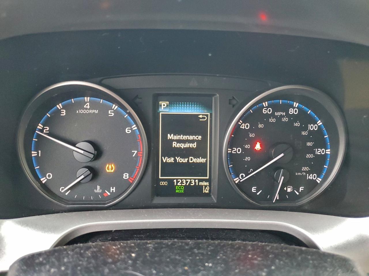2017 TOYOTA RAV4 XLE photo 25