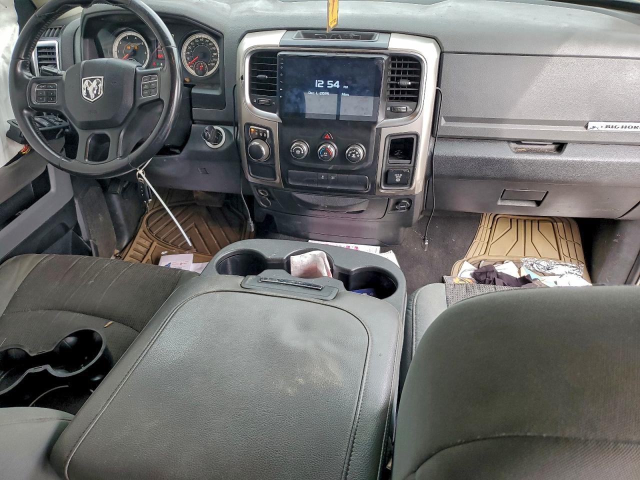 2016 RAM 1500 SLT photo 22