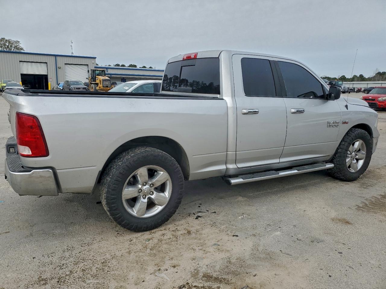 2016 RAM 1500 SLT photo 7