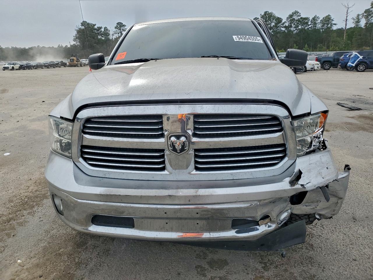 2016 RAM 1500 SLT photo 13