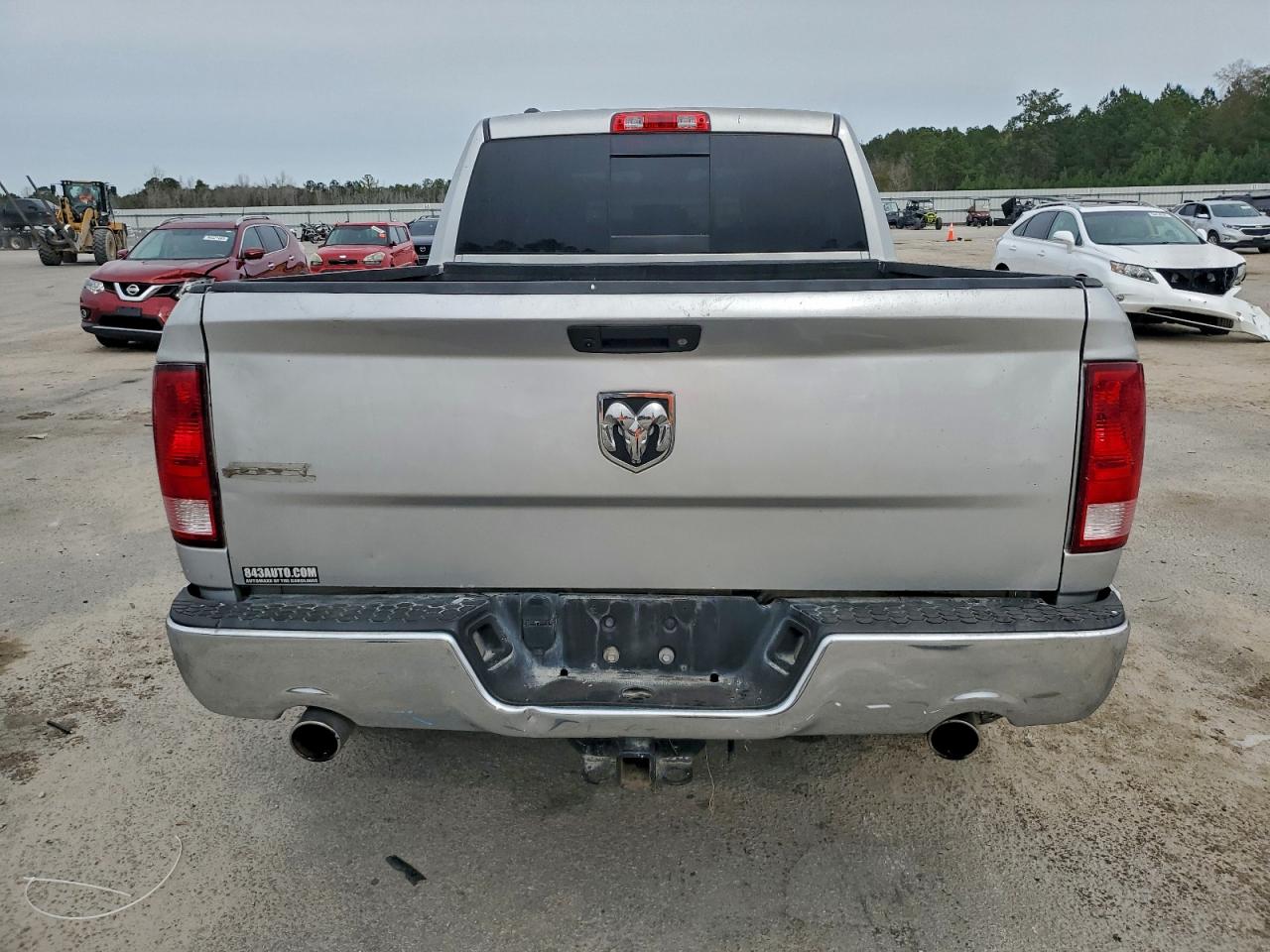 2016 RAM 1500 SLT photo 16