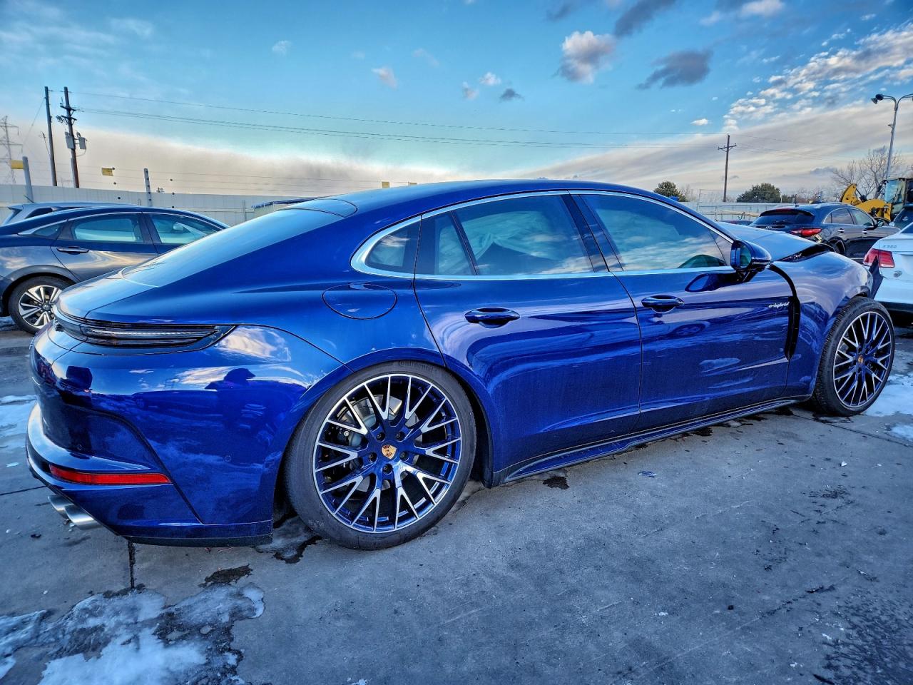 2025 PORSCHE PANAMERA 4S E-HYBRID photo 3