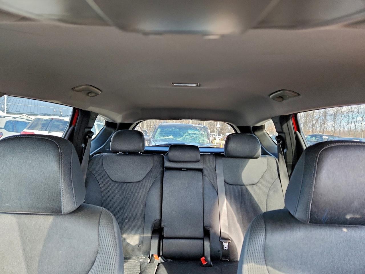 2019 HYUNDAI SANTA FE SE 2.4L photo 10