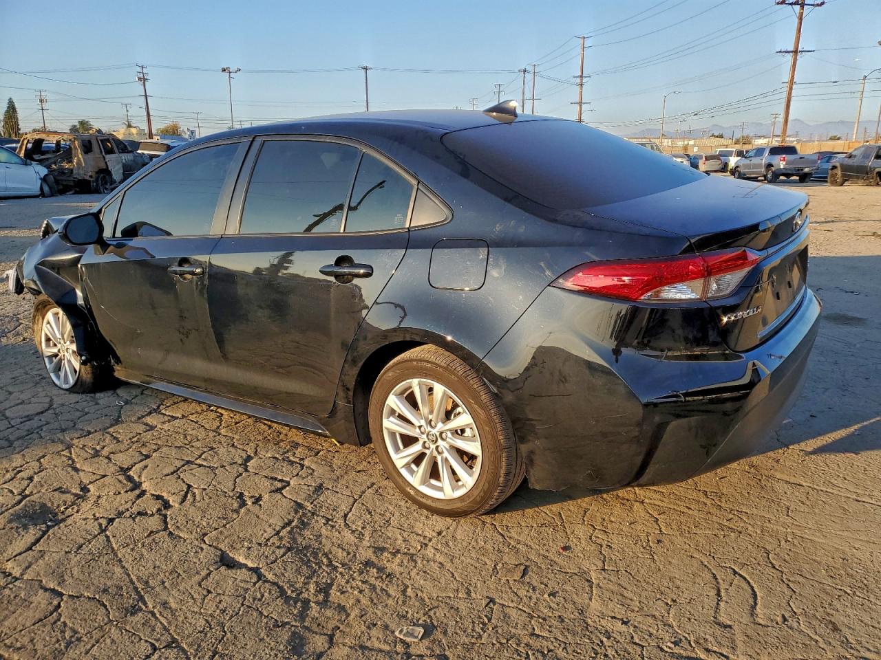 2024 TOYOTA COROLLA LE photo 2