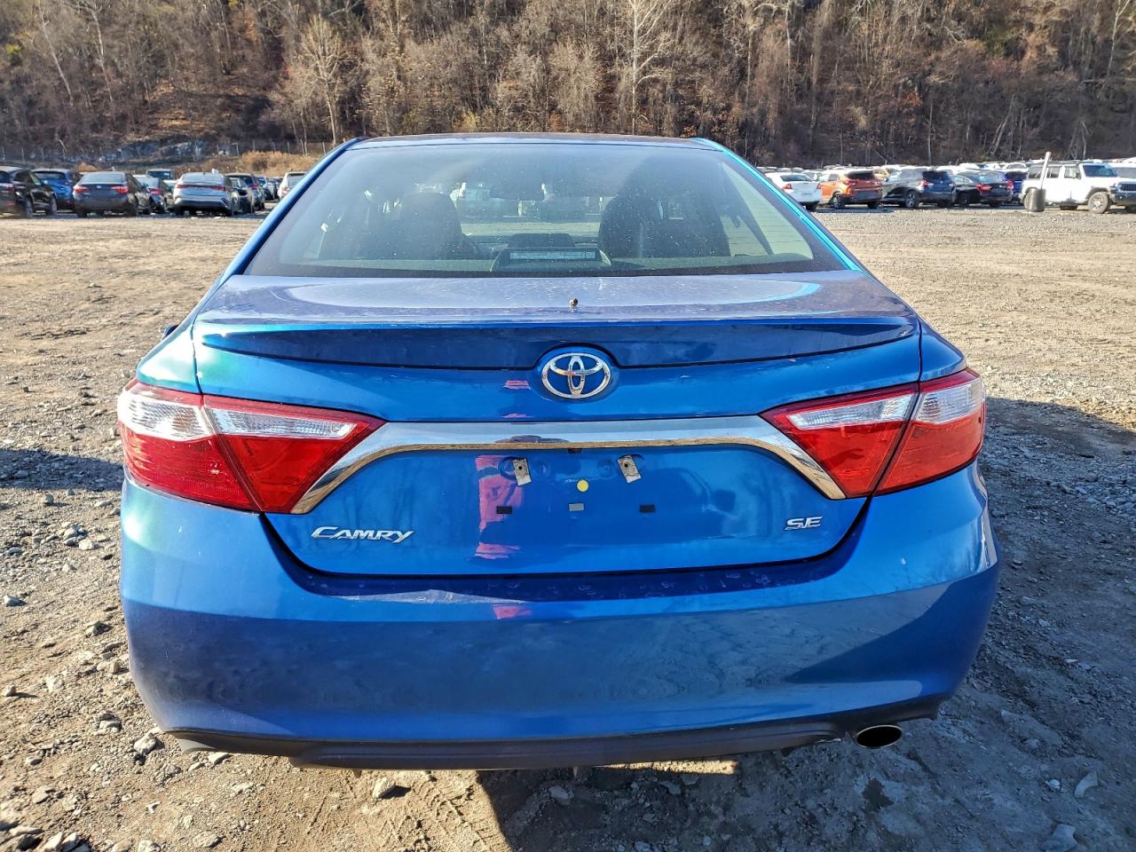 2017 TOYOTA CAMRY LE photo 6