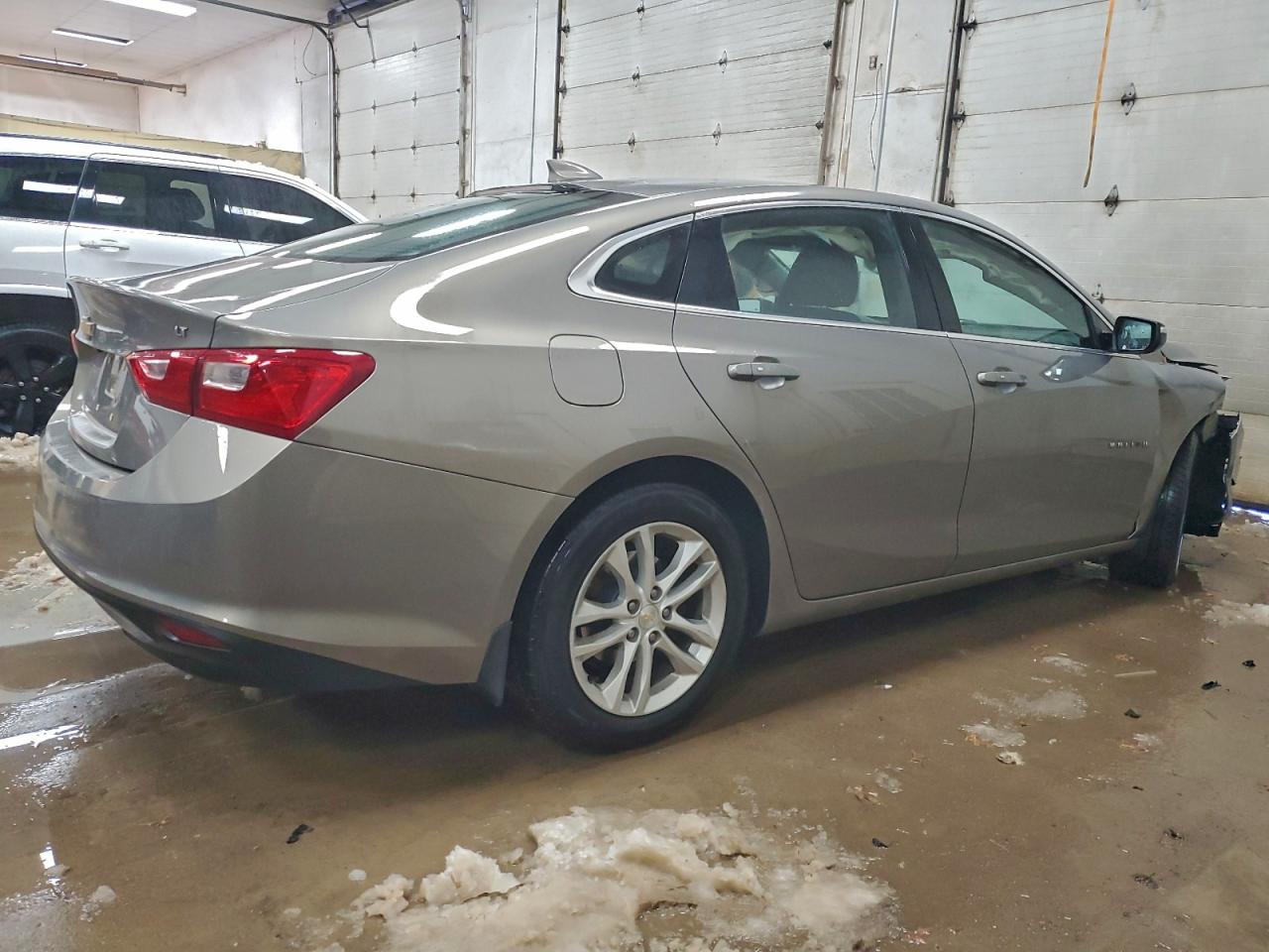2017 CHEVROLET MALIBU LT photo 5