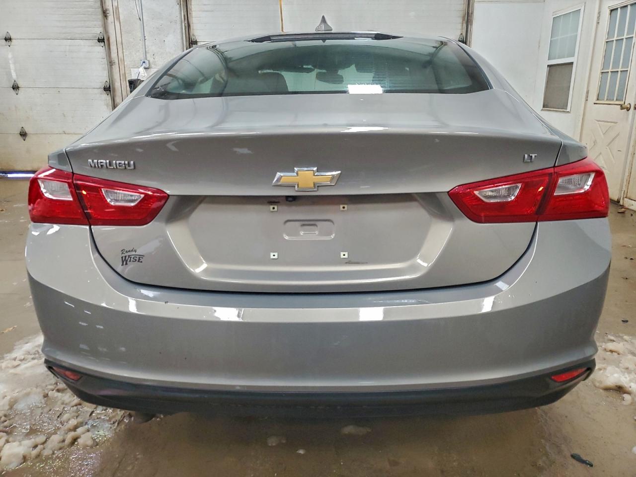2017 CHEVROLET MALIBU LT photo 11