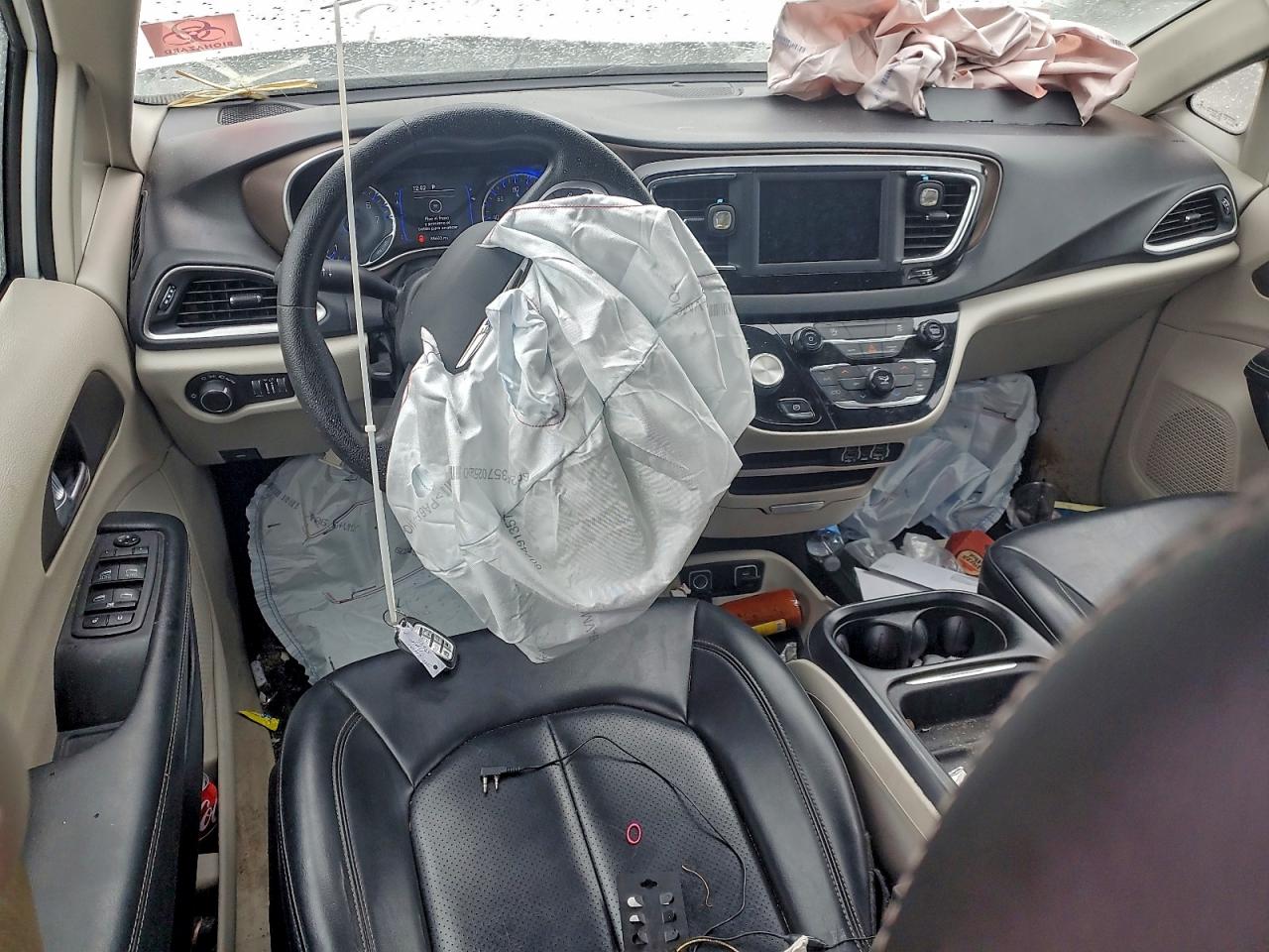 2021 CHRYSLER VOYAGER LXI photo 8