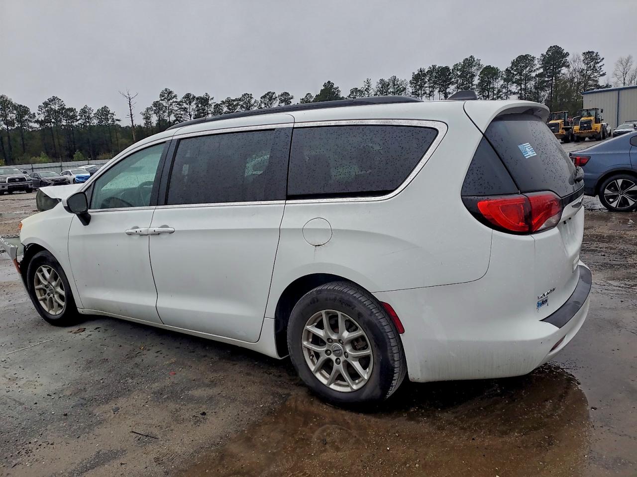 2021 CHRYSLER VOYAGER LXI photo 2