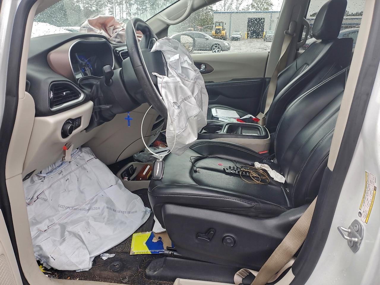 2021 CHRYSLER VOYAGER LXI photo 7