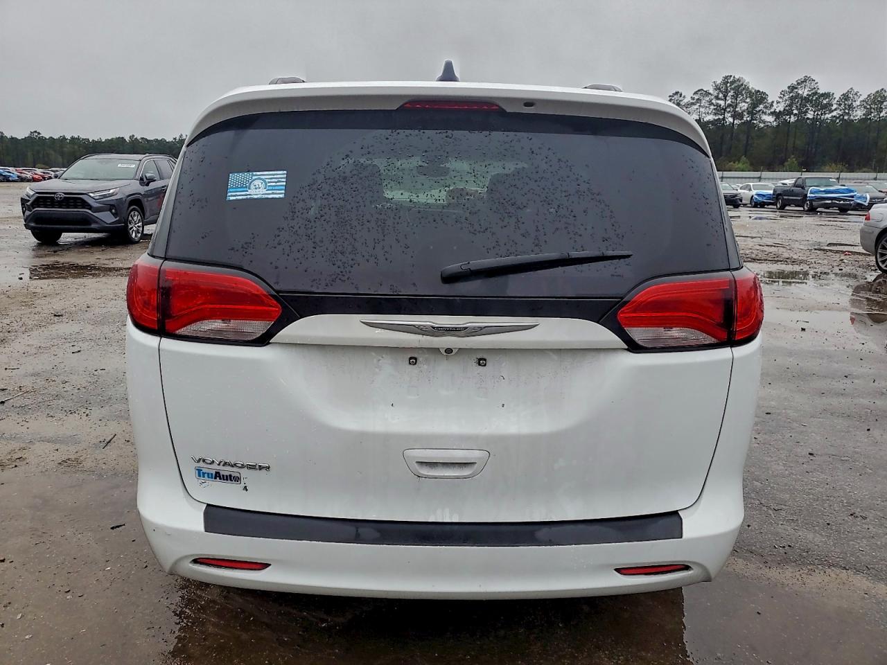 2021 CHRYSLER VOYAGER LXI photo 6