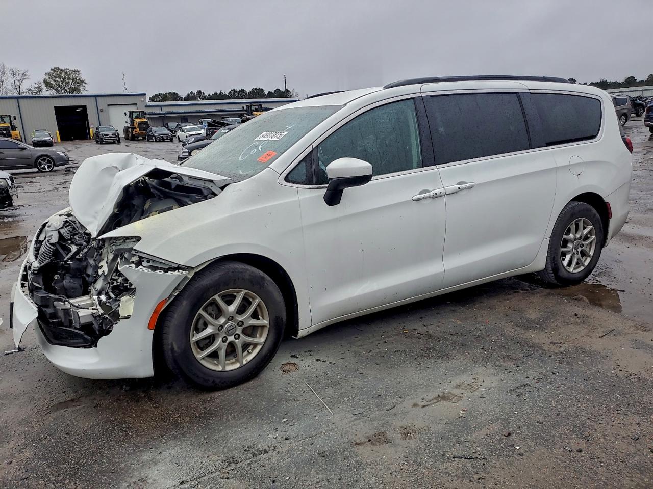 2021 CHRYSLER VOYAGER