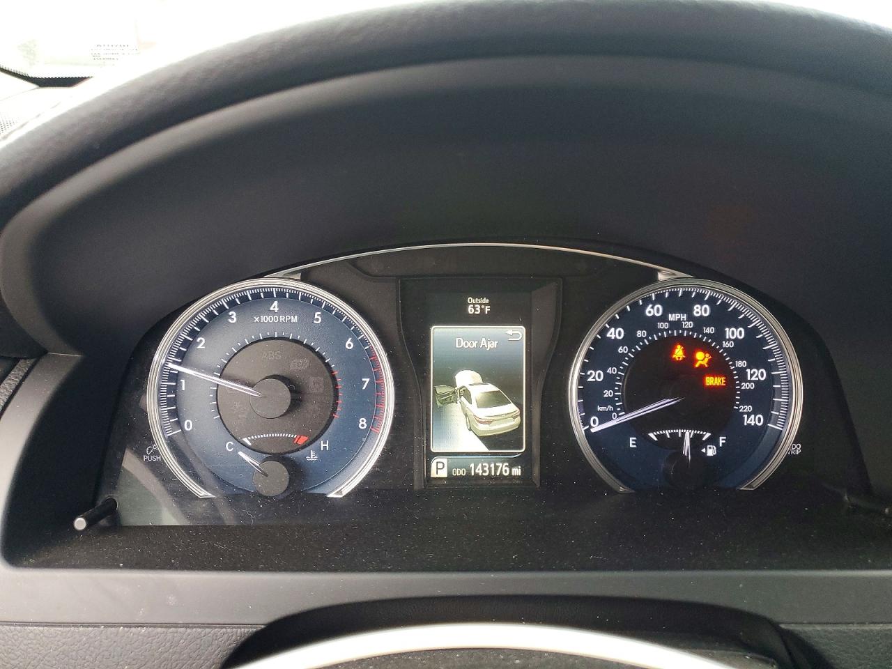 2015 TOYOTA CAMRY XSE photo 9