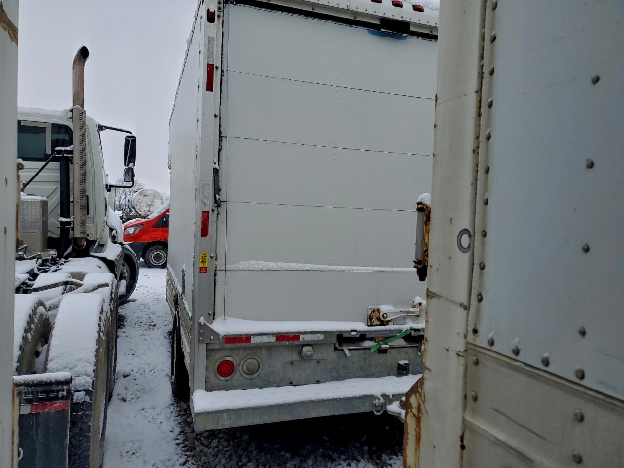2006 FORD E450 BOX TRUCK photo 3