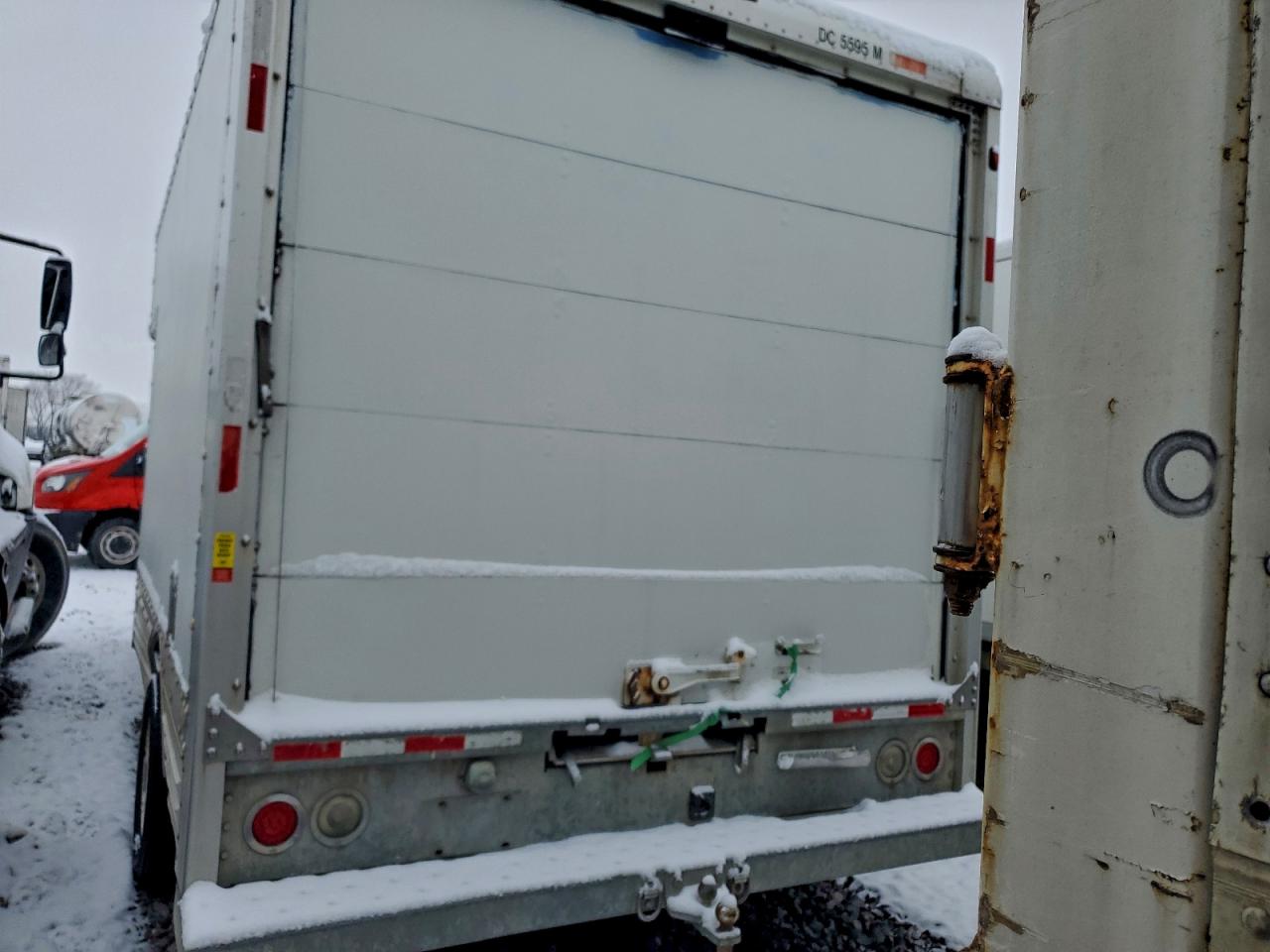 2006 FORD E450 BOX TRUCK photo 11