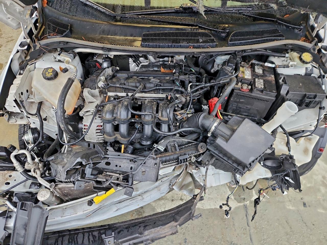 2015 FORD FIESTA SE photo 31
