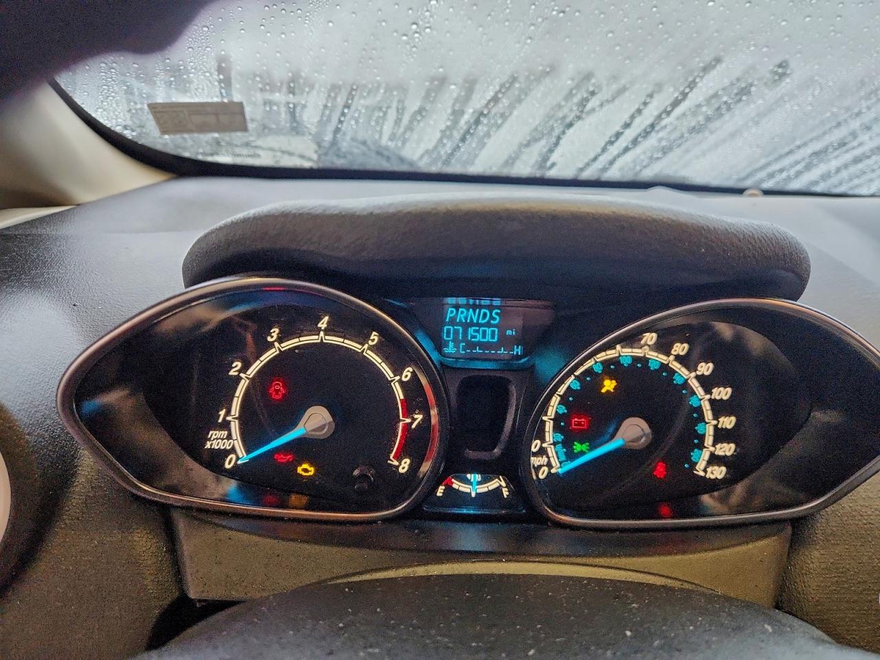 2015 FORD FIESTA SE photo 25