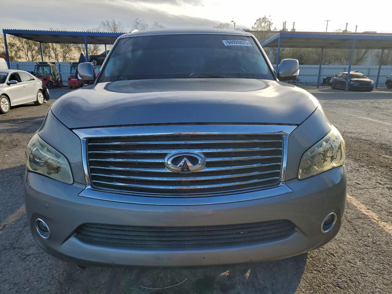 2012 INFINITI QX56 BASE photo 5