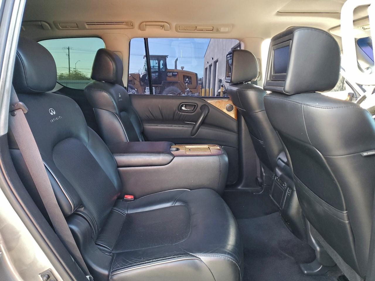 2012 INFINITI QX56 BASE photo 11