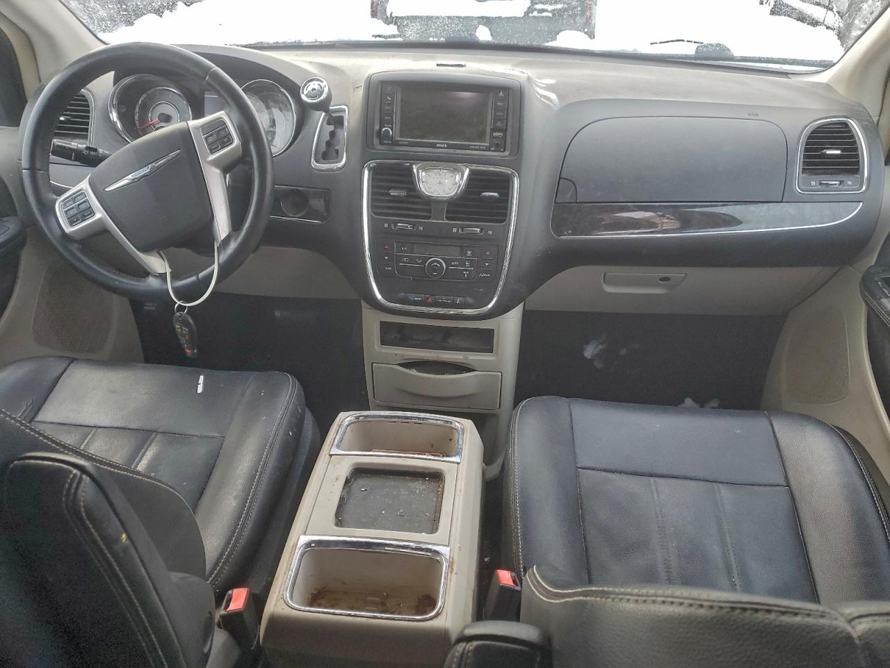2015 CHRYSLER TOWN & COUNTRY TOURING photo 15