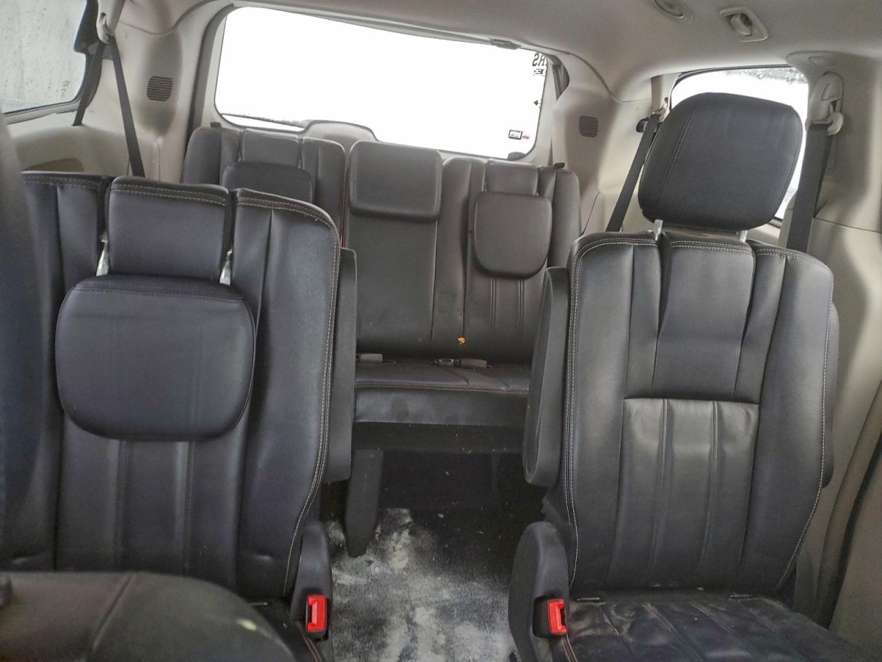 2015 CHRYSLER TOWN & COUNTRY TOURING photo 19