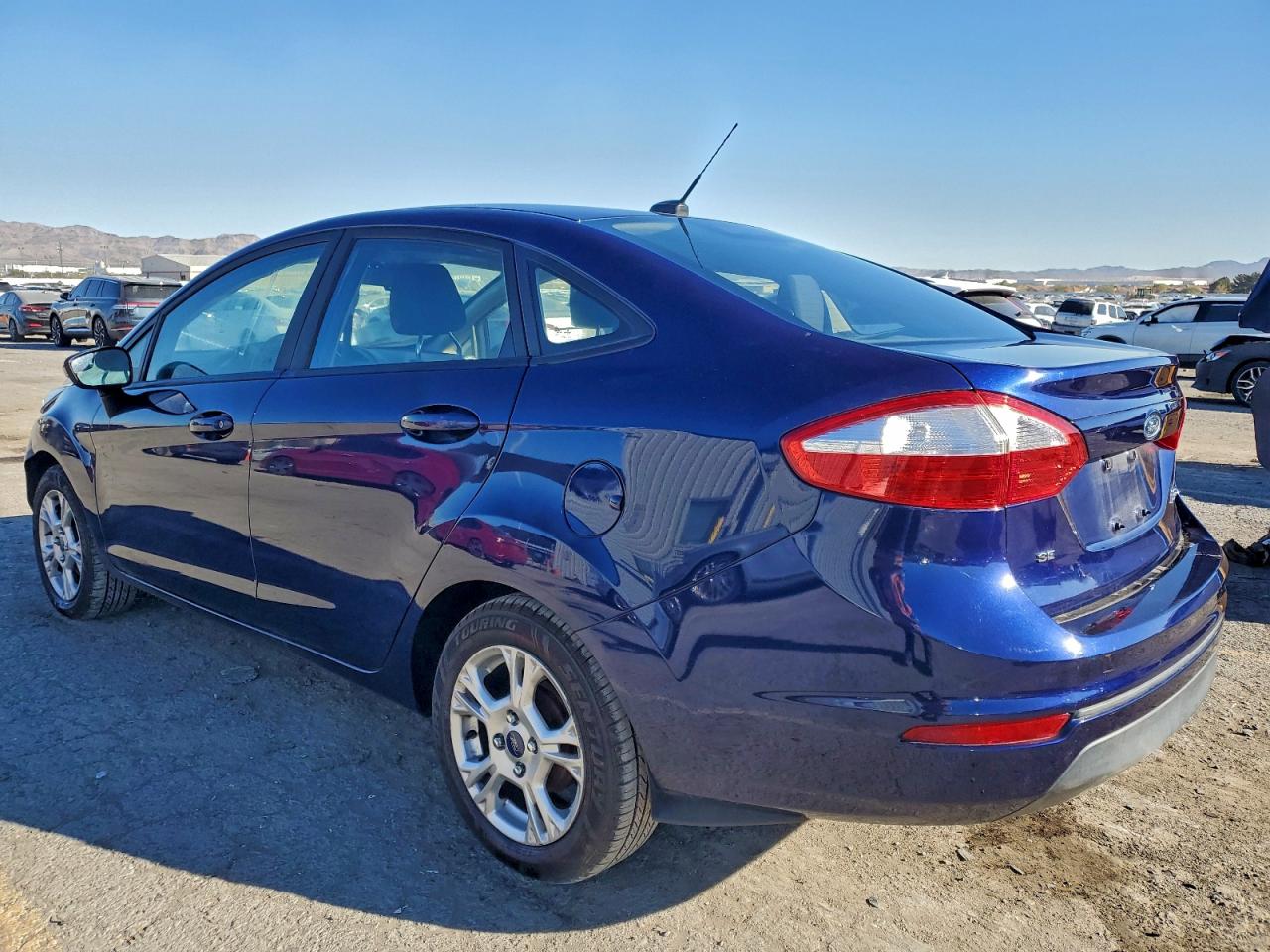 2016 FORD FIESTA SE photo 4