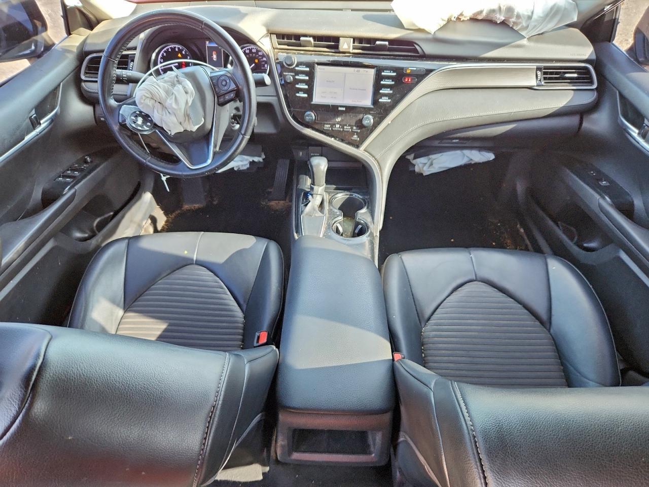 2020 TOYOTA CAMRY SE photo 8