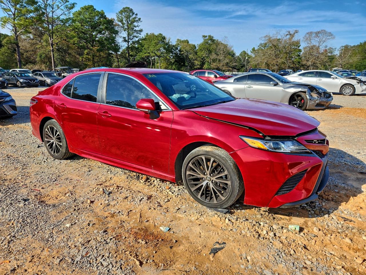 2020 TOYOTA CAMRY SE photo 4