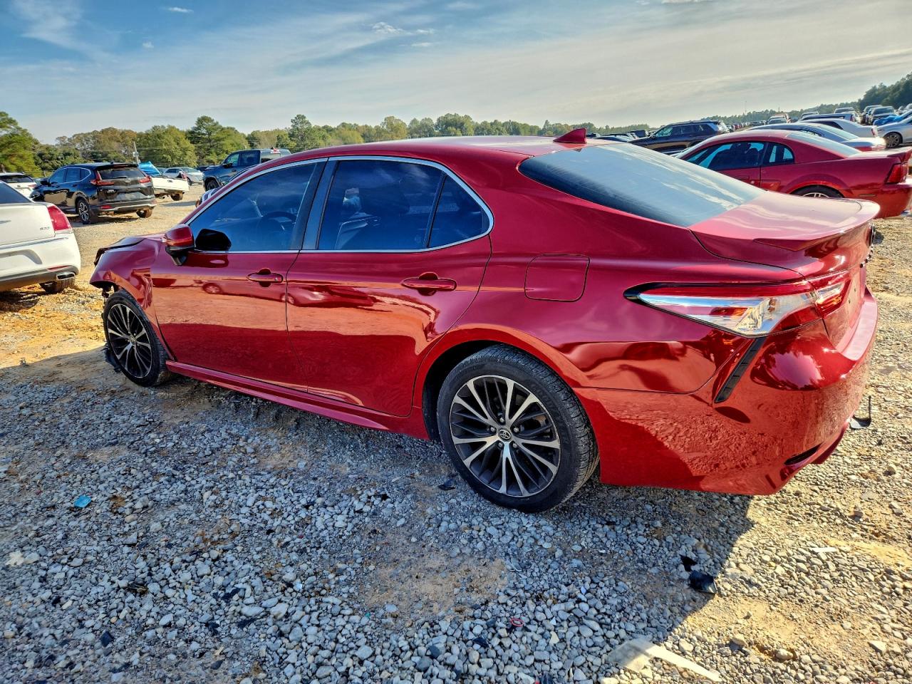2020 TOYOTA CAMRY SE photo 2