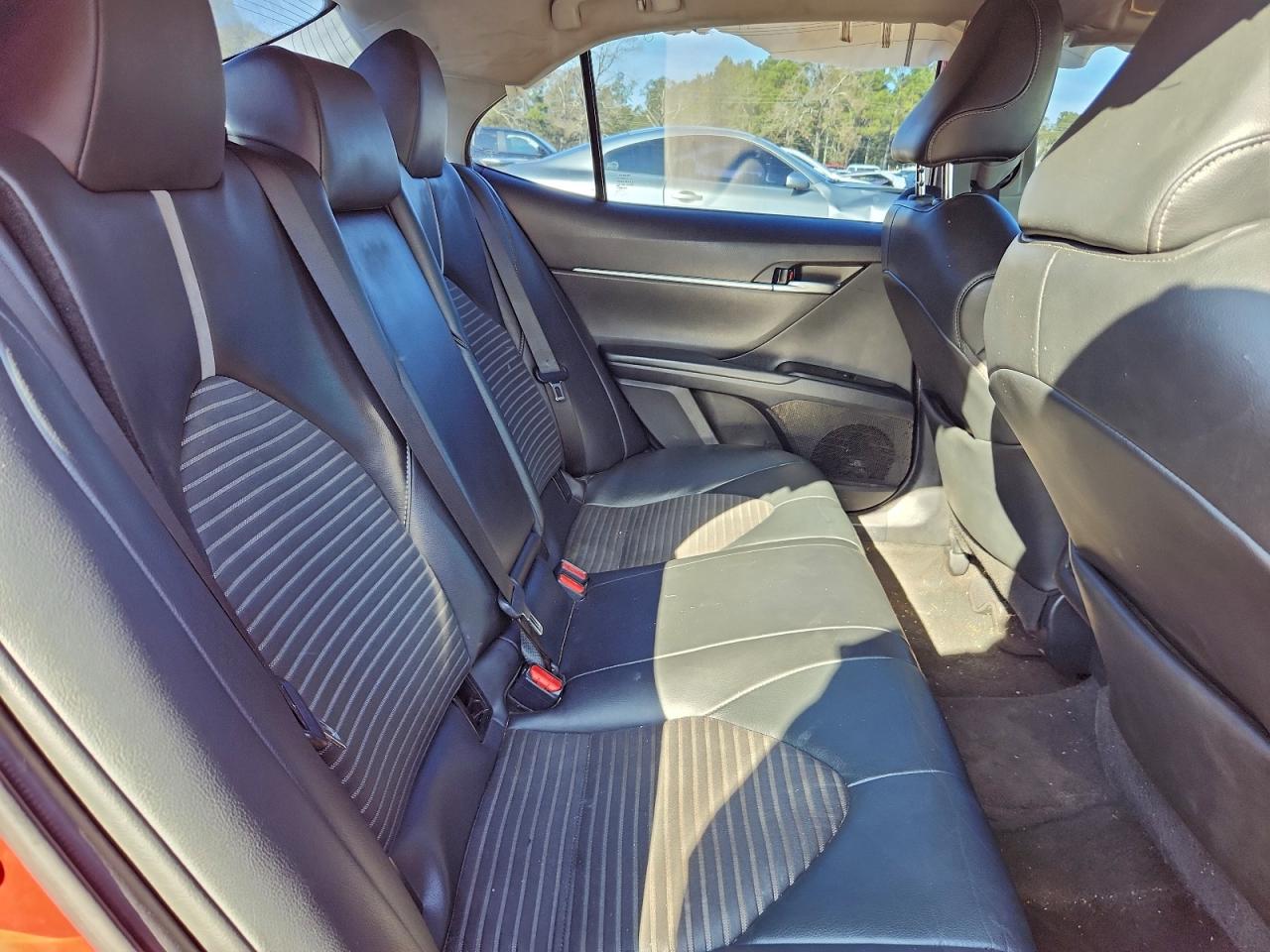 2020 TOYOTA CAMRY SE photo 10