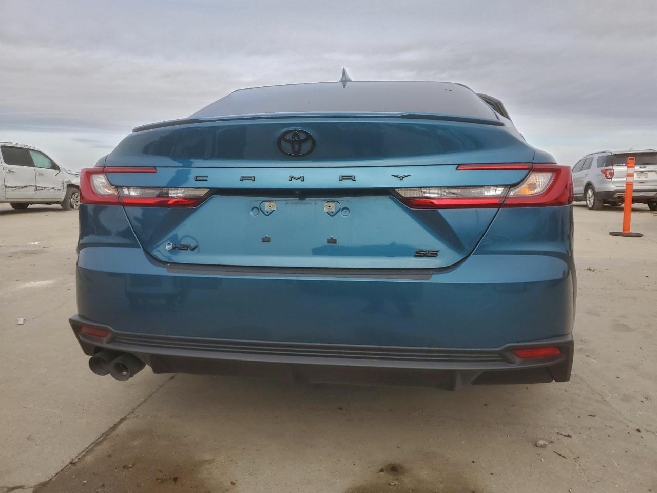 2025 TOYOTA CAMRY XSE photo 6