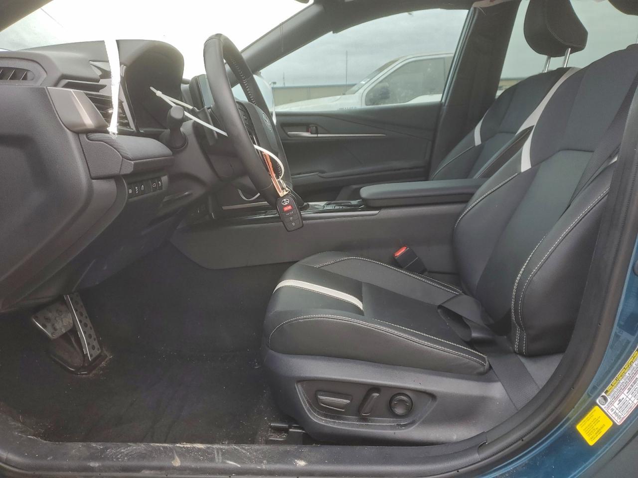2025 TOYOTA CAMRY XSE photo 7