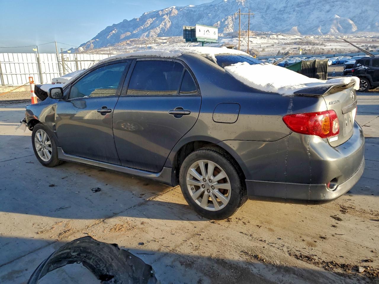 2010 TOYOTA COROLLA photo 2
