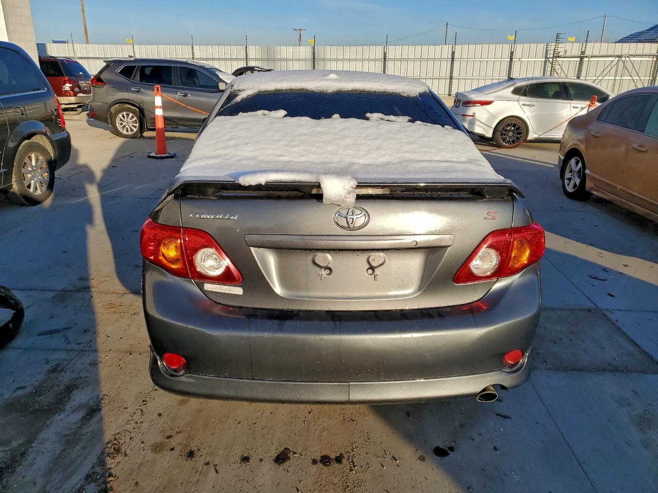 2010 TOYOTA COROLLA photo 6