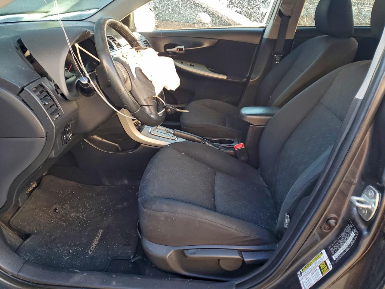 2010 TOYOTA COROLLA photo 7