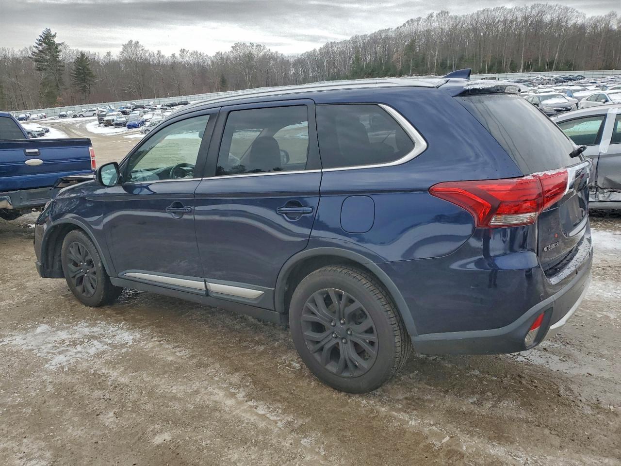 2017 MITSUBISHI OUTLANDER SE photo 3