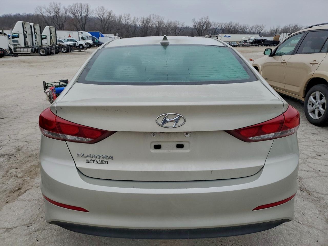 2017 HYUNDAI ELANTRA SE photo 6