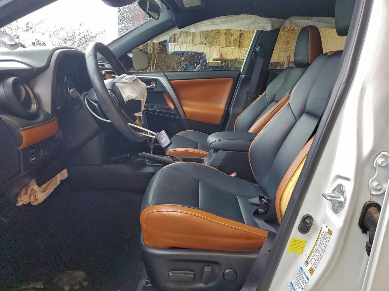 2016 TOYOTA RAV4 SE photo 7