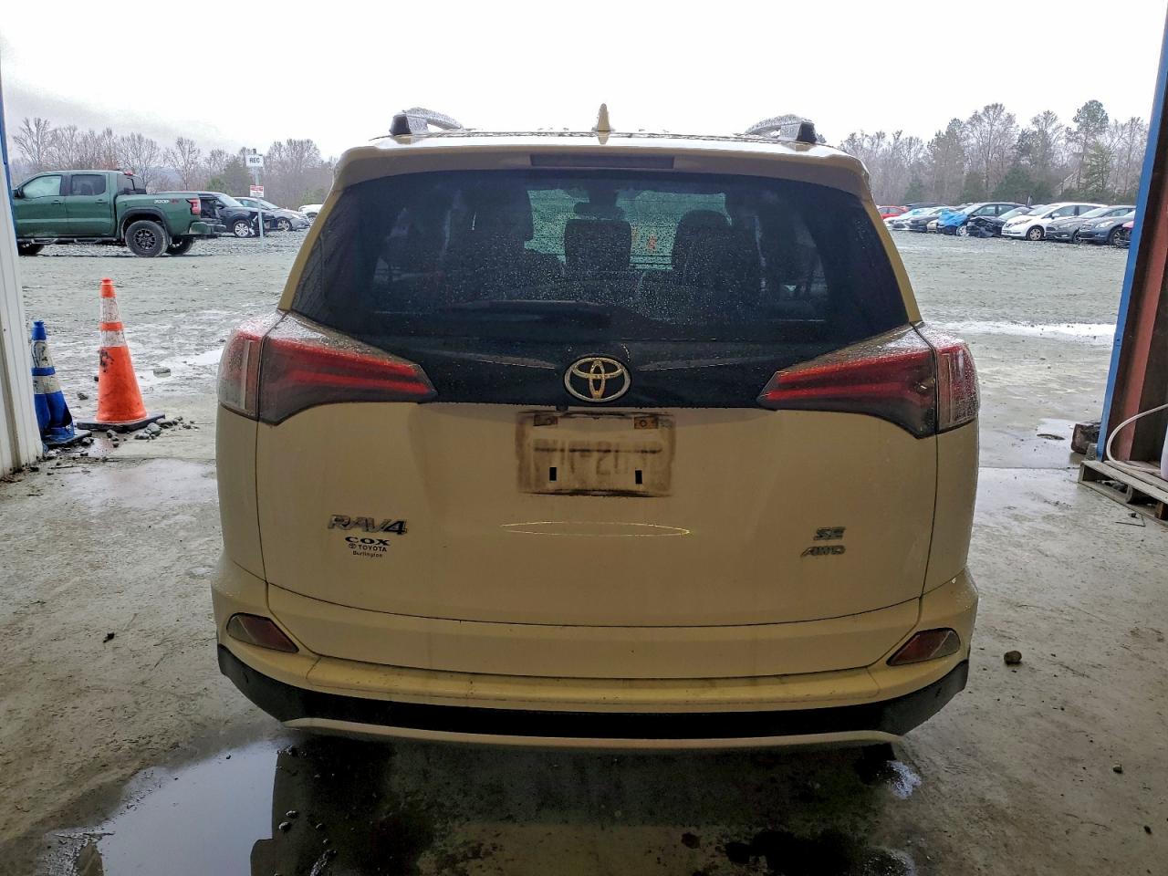 2016 TOYOTA RAV4 SE photo 6