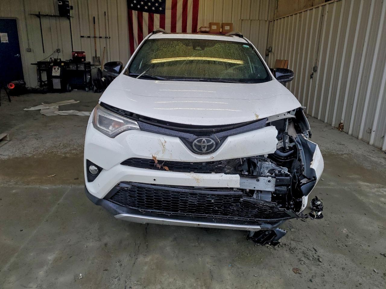 2016 TOYOTA RAV4 SE photo 5