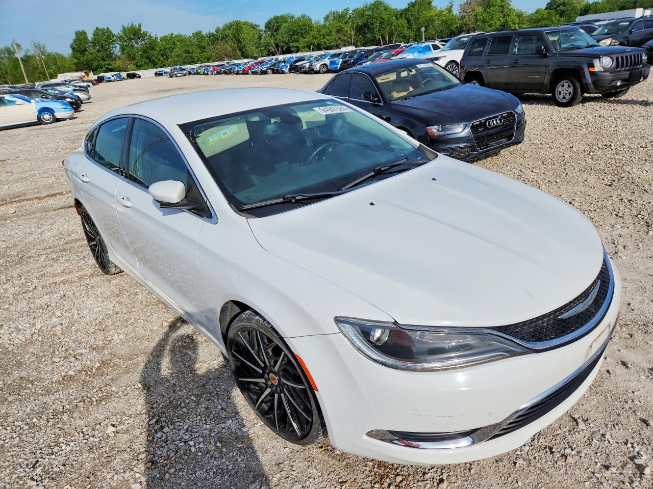 2015 CHRYSLER 200 LIMITED photo 4
