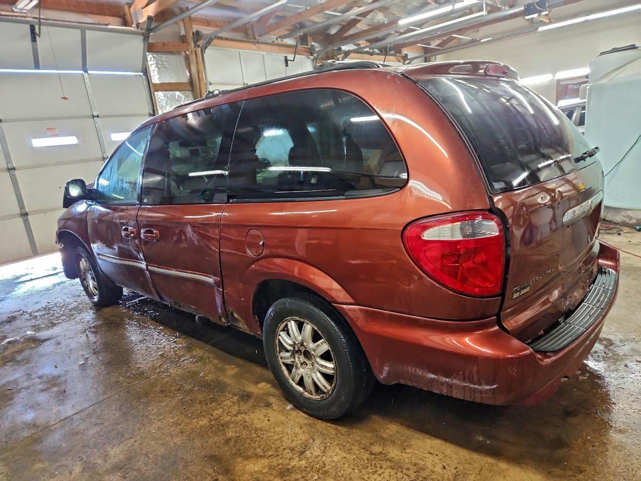 2007 CHRYSLER TOWN & COUNTRY TOURING photo 3