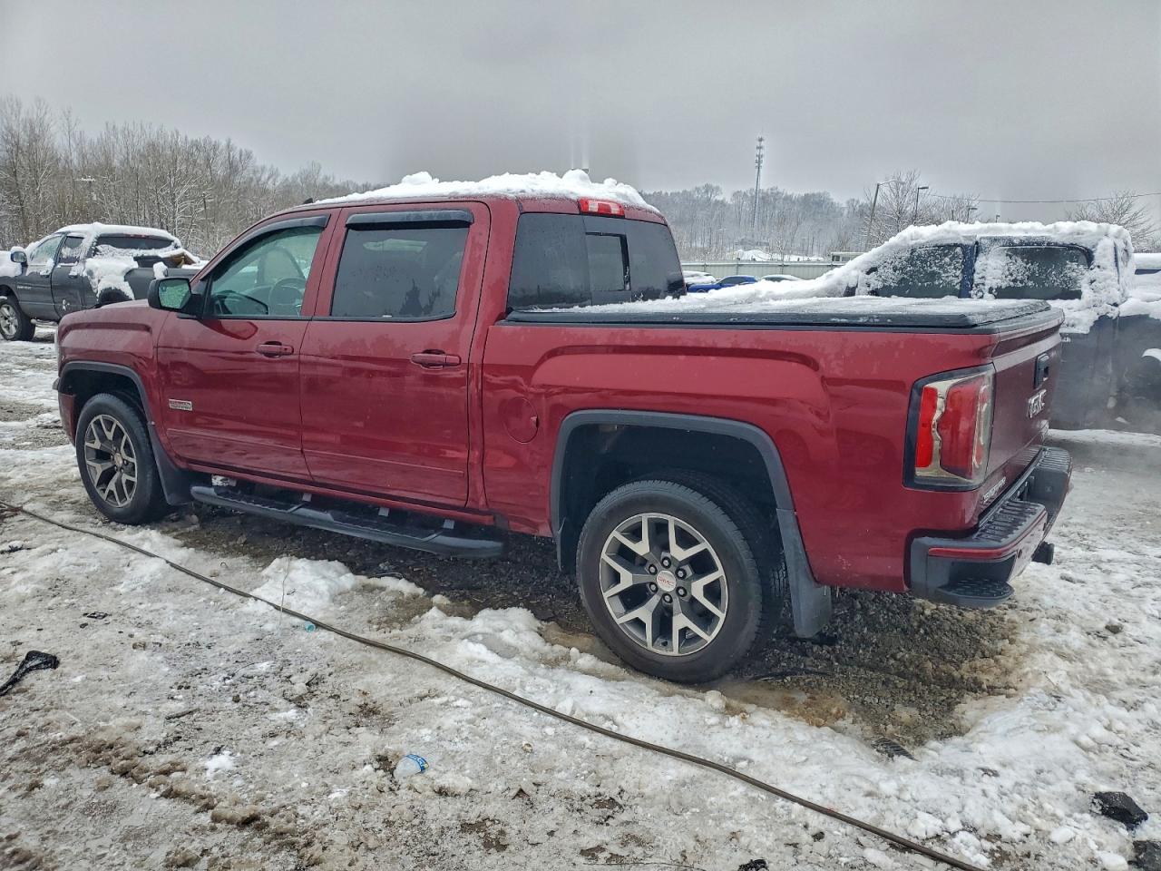 2017 GMC SIERRA K1500 SLT photo 2