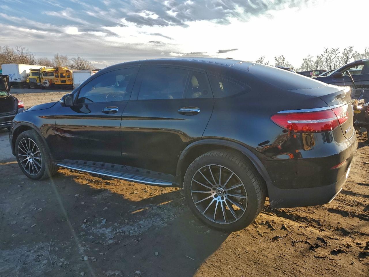 2019 MERCEDES-BENZ GLC COUPE 300 4MATIC photo 4