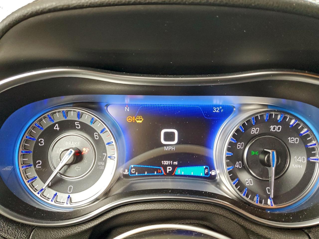 2023 CHRYSLER 300 TOURING L photo 17