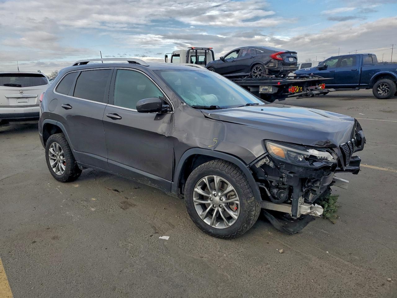2019 JEEP CHEROKEE photo 4