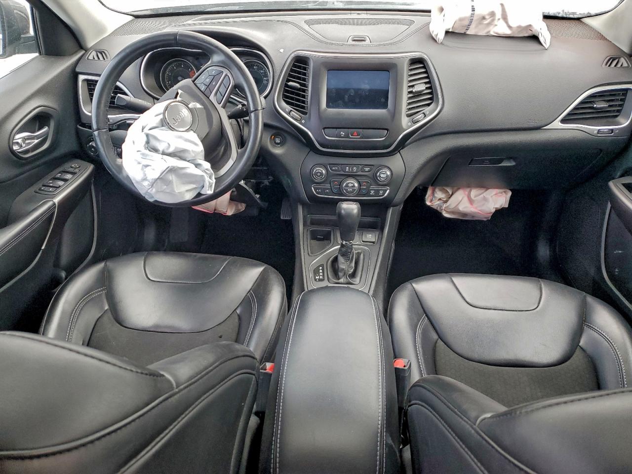2019 JEEP CHEROKEE photo 8